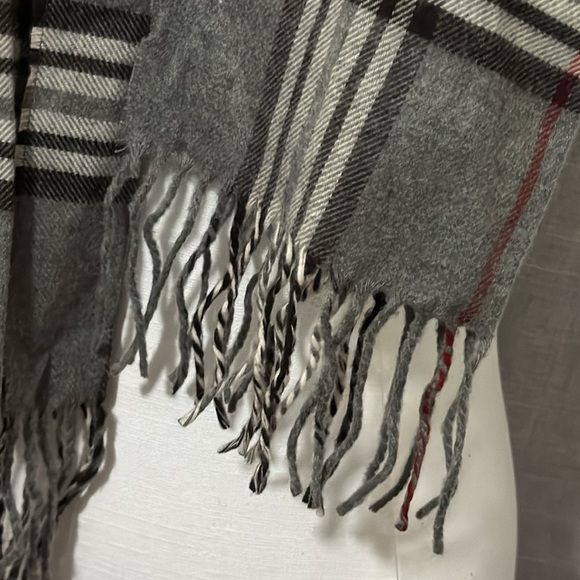 Fraas brand Gray/Black/Red Plaid Scarf-64x11-EUC - Picture 2 of 9